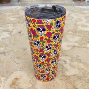 NWOT HydraPeak Yellow Skulls Insulated BPA Free Tumbler